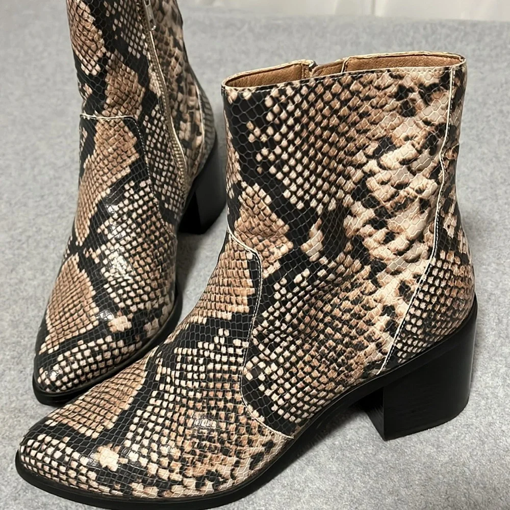 Treasure & Bond Snakeskin Ankle Boots Booties Size 9 Whimsigoth Pointed Toe